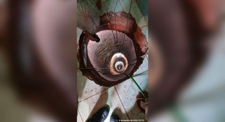 Buraco estava sendo cavado h&aacute; aproximadamente quatro meses – Foto: Corpo de Bombeiros/Divulga&ccedil;&atilde;o/R7