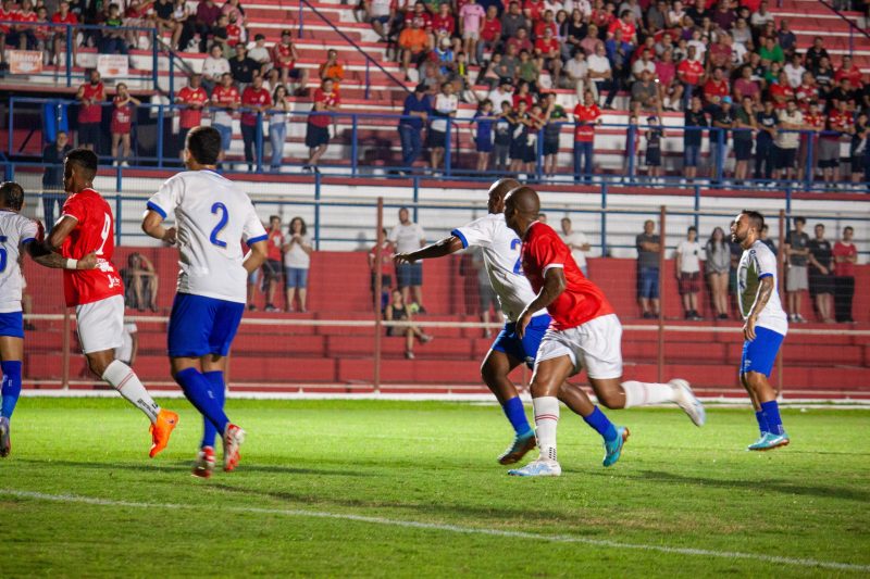 Avaí terminou o primeiro tempo vencendo por 2 a 0