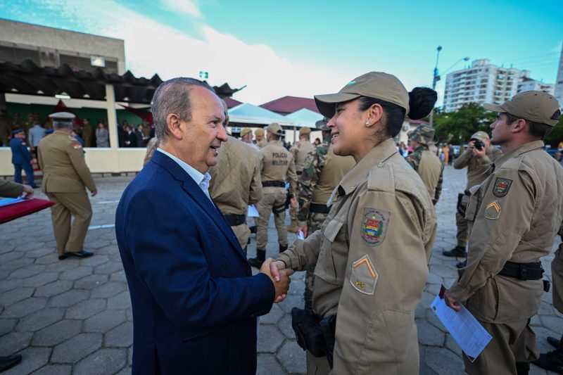 Governador prestigia solenidade na Policia Militar – Foto: PMSC