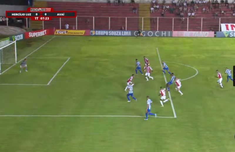 Throw in where Rafael Java was offside - Image: Reproduction/MB TV/ND