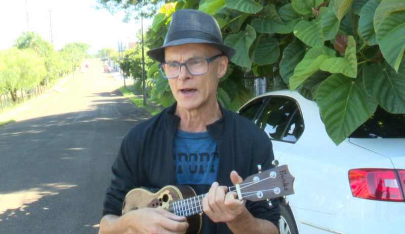 Lauri busca informações sobre instrumentos musicais furtados na véspera de Nata