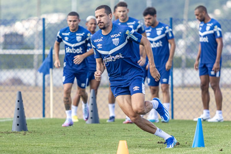M&aacute;rio S&eacute;rgio ao lado do Marcos Vin&iacute;cius tem dado consist&ecirc;ncia ao setor no Ava&iacute; – Foto: Leandro Boeira/Ava&iacute; F.C/ND