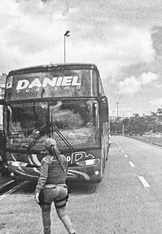 Fotos do desembarque do &ocirc;nibus e da abordagem policial foram anexadas ao processo de investiga&ccedil;&atilde;o – Foto: Divulga&ccedil;&atilde;o/ND