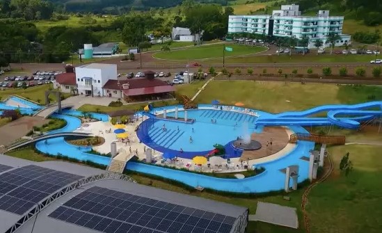 Parque aqu&aacute;tico permite momentos de lazer e divers&atilde;o – Foto: Arquivo/ND