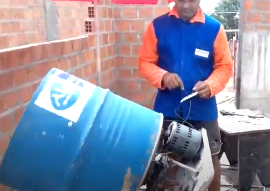 Betoneira feita por pedreiro