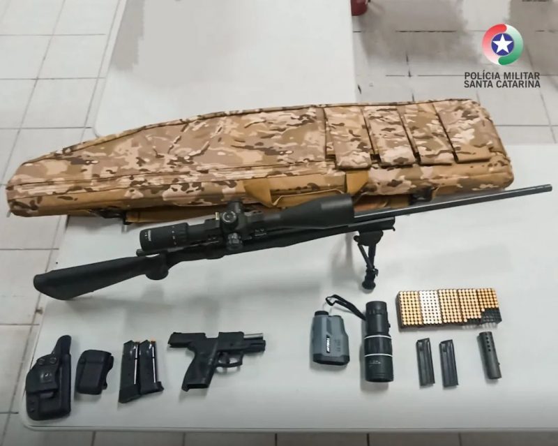 Armas foram apreendidas pela Polícia Militar
