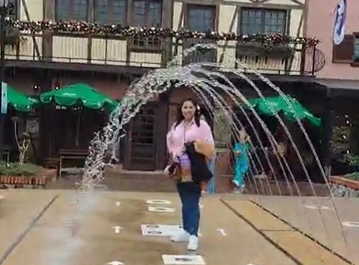 Turista ‘toma’ banho em parque de Pomerode – Foto: Redes sociais/Reprodu&ccedil;&atilde;o ND