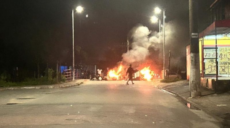 Após operação do BOPE, moradores do Brejaru realizaram protestos pela morte de um dos suspeitos &#8211; Foto: Divulgação/PMSC/ND