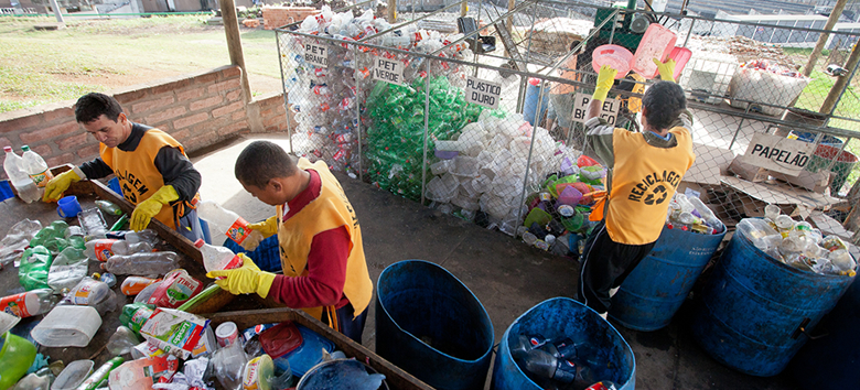 Reciclagem: processo de separa&ccedil;&atilde;o para diminui&ccedil;&atilde;o do lixo – Foto: Reprodu&ccedil;&atilde;o/Internet
