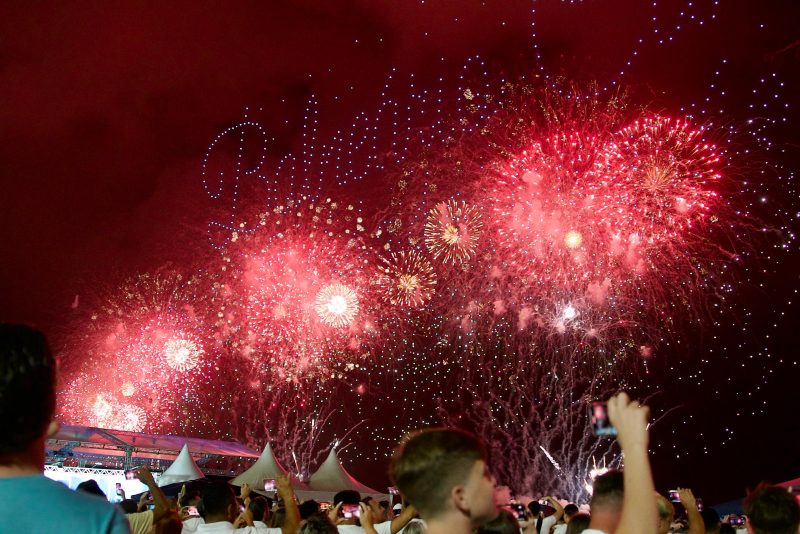 Foto mostra fogos do réveillon no Litoral de SC 