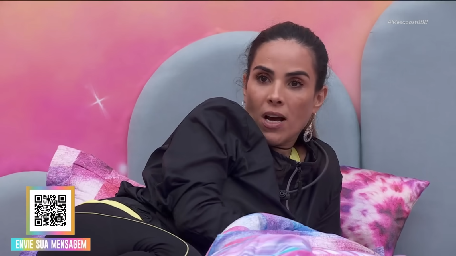 Na imagem aparece a cantora Wanessa Camargo falando mal de Davi no BBB 24