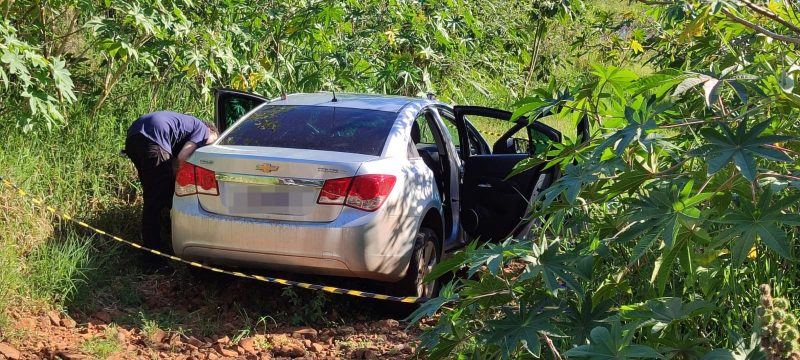 Carro da fam&iacute;lia utilizado para a fuga e para o sequestro – Foto: Geovan Petry/ND