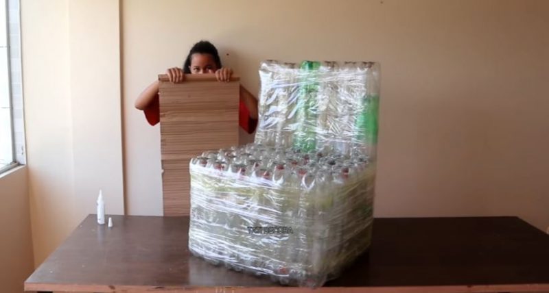 A pe&ccedil;a &eacute; confeccionada com materiais recicl&aacute;veis – Foto: Tati Decora/ND