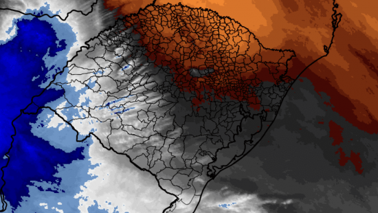 Blumenau registra sensação térmica de 44,7 °C com chegada de calor intenso