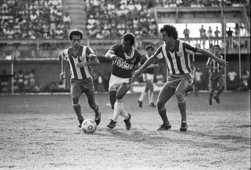 Toninho (&agrave; esq) em partida pelo Ava&iacute; – Foto: Arquivo pessoal/ND