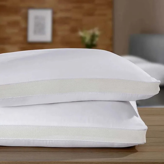 Travesseiro Hedrons toque de plumas – Foto: Divulga&ccedil;&atilde;o/Donna