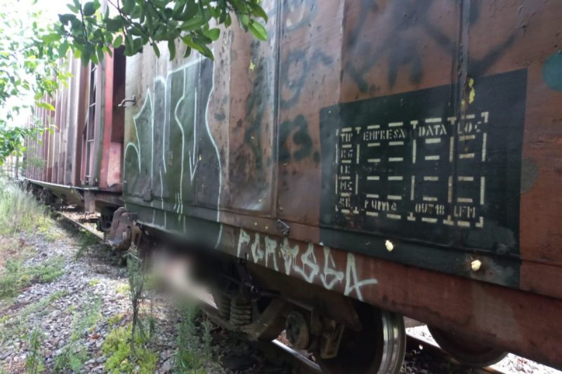 Homem acessou o trilho do trem no momento em que a locomotiva se aproximava 