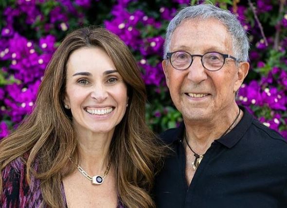 Viúva de Abilio Diniz se despediu do marido de forma emocionante 