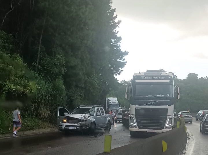 BR-101 em SC registra 4 km de filas neste sábado 