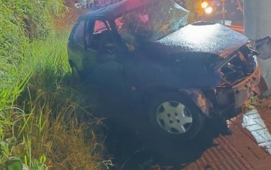 Acidente aconteceu na noite de sábado (17), na Rua Marechal Floriano Peixoto - Polícia Militar/Reprodução ND