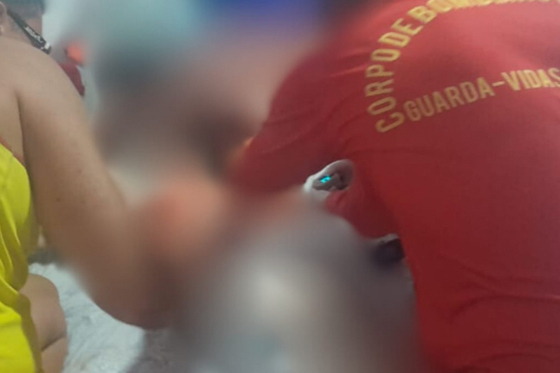 Pai salva criança de apenas 2 anos afogada em piscina no Sul de SC