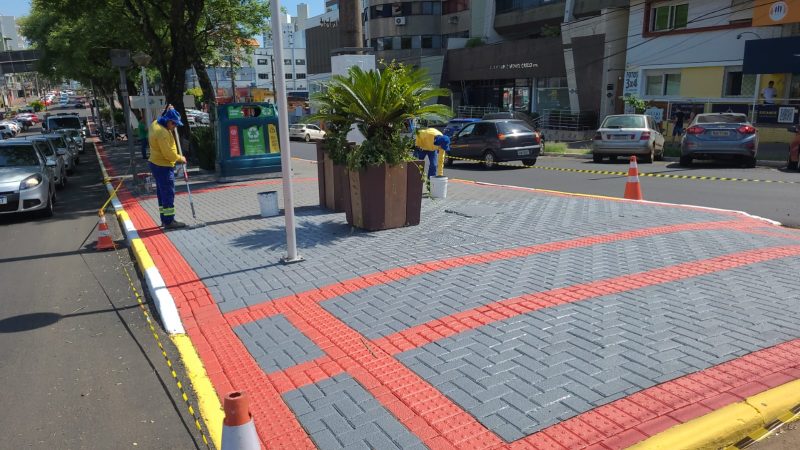 Avenida Get&uacute;lio Vargas recebe pintura nova em Chapec&oacute;. Foto: Imprensa Chapec&oacute;/Divulga&ccedil;&atilde;o/ND