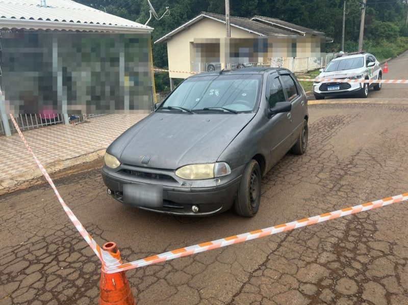 Casal foi atingido pelos disparos de arma de fogo após cobrança de dívida, conforme PM