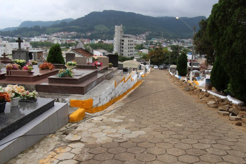 Os familiares das pessoas relacionadas em edital devem procurar a Prefeitura Municipal de Rio do Sul para fazer a liberação dos gaveteiros 