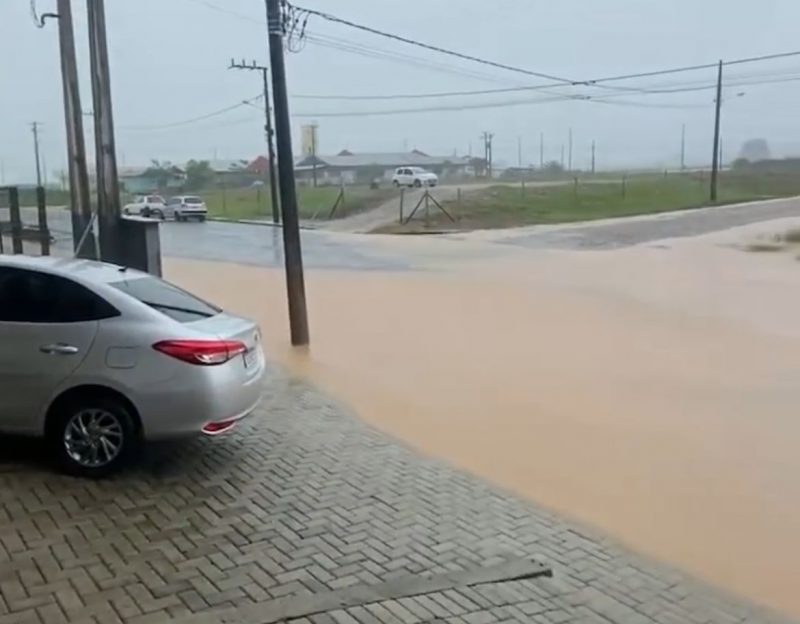 O bairro 7 de Setembro foi um dos mais afetados pela chuva nesta quinta-feira (29)