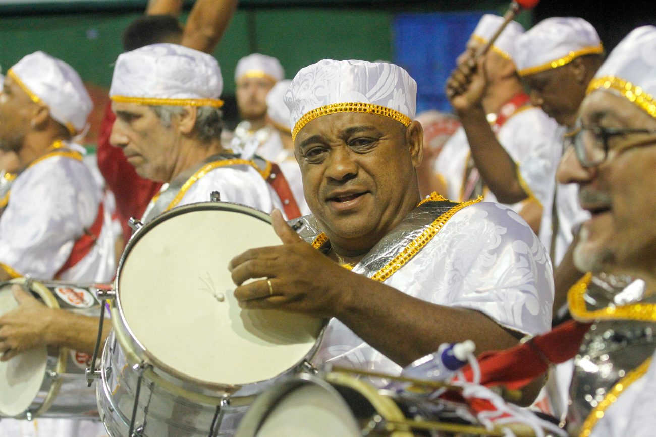 Bateria da Consulado no desfile de 2023 - Leo Munhoz/ND