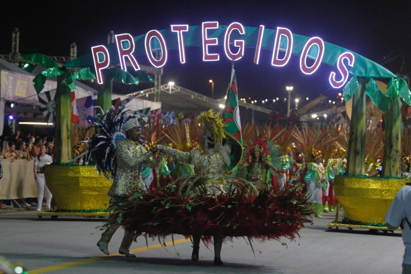 Desfile da escola de samba Protegidos da Princesa