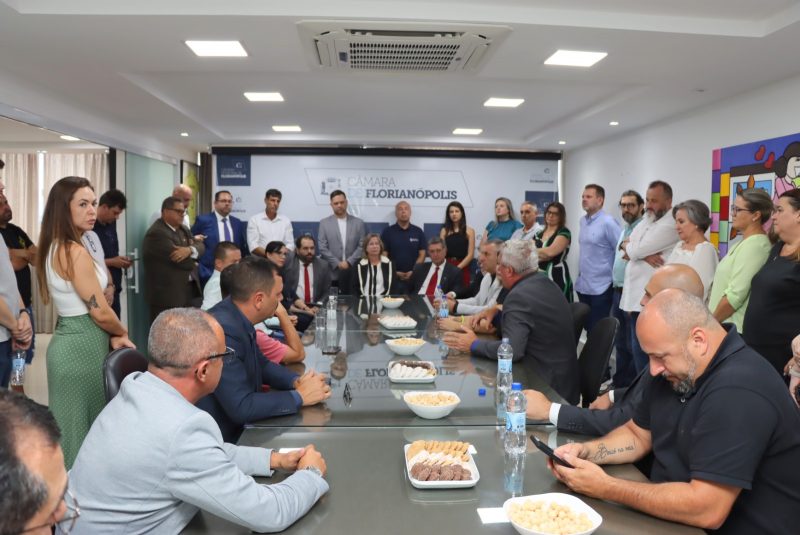 Abertura dos trabalhos legislativos na Câmara de Vereadores de Florianópolis e o alinhamento com o prefeito - Foto: Divulgação/ND