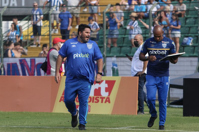 Eduardo Barroca volta ao estádio Orlando Scarpelli para o segundo clássico pelo Avaí da carreira