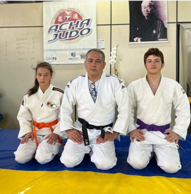 Guilherme Tomaz e Emanuela Ristow, s&atilde;o os melhores atletas da categoria sub-15 de jud&ocirc; de Chapec&oacute; e toda Santa Catarina – Foto: Acha Jud&ocirc;/Divulga&ccedil;&atilde;o/ND