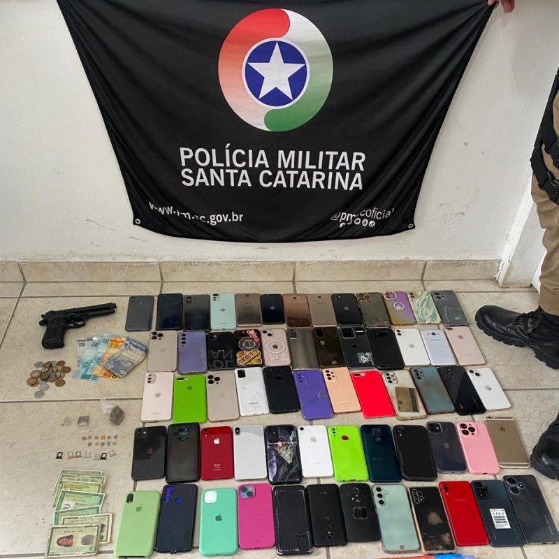 Polícia apreende 61 celulares que foram alvo de furtos durante o Carnaval 