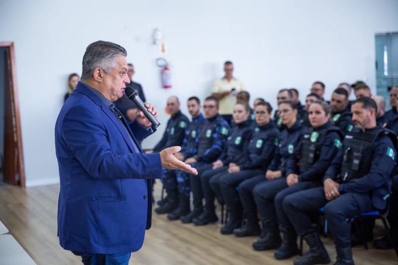 Prefeito assinou decreto que trata da obrigatoriedade de instala&ccedil;&atilde;o de c&acirc;meras de seguran&ccedil;a em ferros-velhos e estabelecimentos que comercializam sucata – Foto: Leandro Schmidt/PMC/Divulga&ccedil;&atilde;o/ND