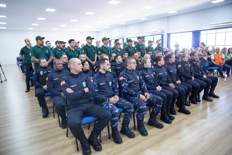 Posse de 30 novos Guardas Municipais, 30 vigias e Conselho de Seguran&ccedil;a em Chapec&oacute; –&nbsp; Foto: Leandro Schmidt/PMC/Divulga&ccedil;&atilde;o/ND