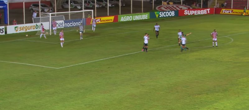 Jogadores do JEC comemoram o gol de empate contra o Hercílio Luz