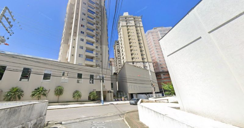 Os dois homens envolvidos no ocorrido seriam vizinhos e amigos – Foto: Google Street View/Reprodu&ccedil;&atilde;o/ND