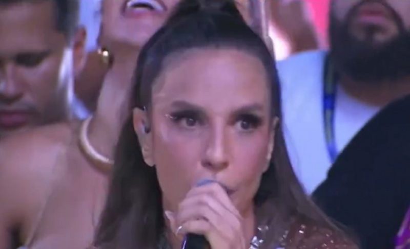 na foto aparece Ivete Sangalo que apresentou a música Macetando no carnaval deste ano