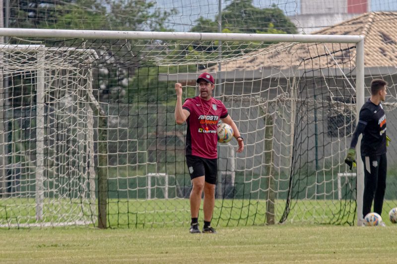 Jo&atilde;o Burse quer manter o Alvinegro em alta – Foto: Patrick Floriani/FFC/ND