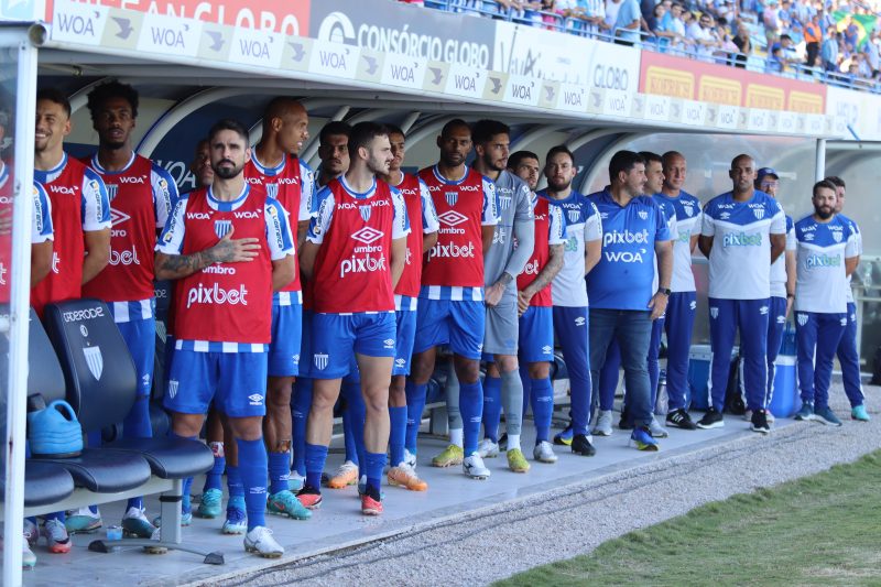 Eduardo Barroca j&aacute; utilizou 23 jogadores nestes 5 primeiros jogos – Foto: Frederico Tadeu/Ava&iacute; F.C/ND