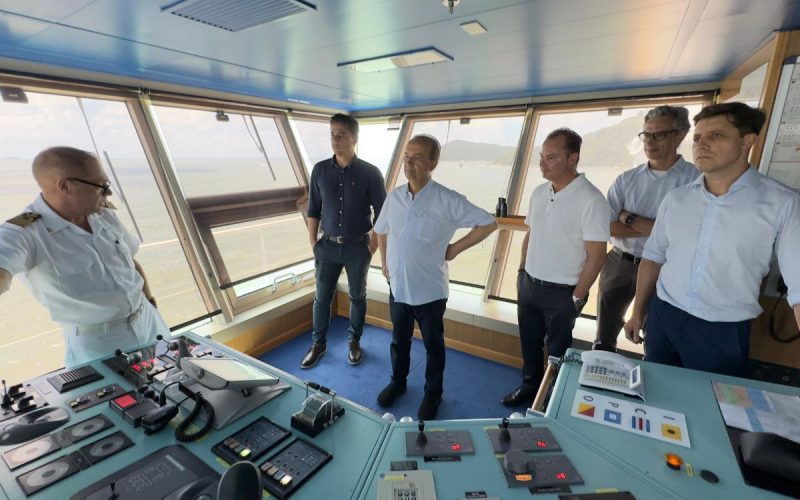 Visita de Jorginho Mello, governador de Santa Catarina, ao cruzeiro Costa Fascinosa, em Balneário Camboriú