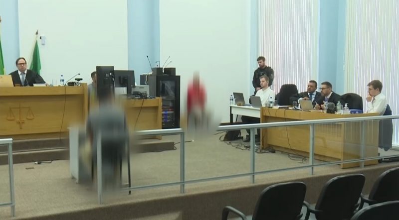 J&uacute;ri de r&eacute;u por morte de casal de motoristas aconteceu em Chapec&oacute; – Foto: REPRODU&Ccedil;&Atilde;O/NDTV