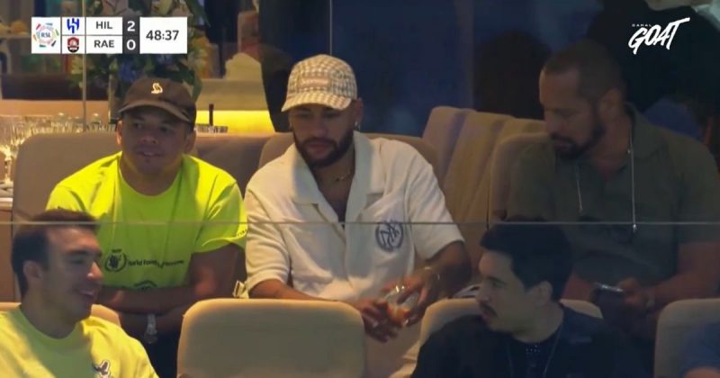 Neymar acompanhou mais uma vitória do Al-Hilal no Sauditão 