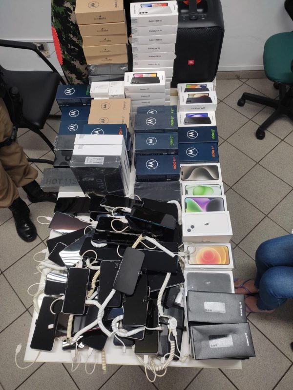 Dupla é presa após tentar roubar R$ 260 mil em produtos em loja da Magazine Luiza em Joaçaba