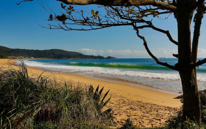 Praia do Estaleiro, em Balneário Camboriú