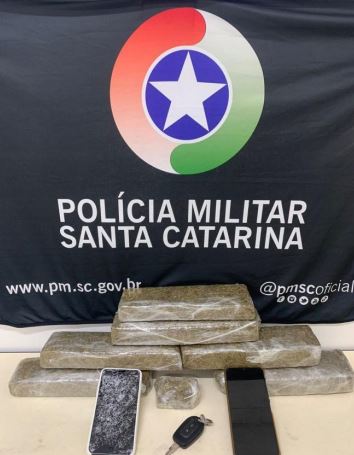 Detento em ‘saidinha’ tempor&aacute;ria foi preso com drogas no carro – Foto: Pol&iacute;cia Militar/Reprodu&ccedil;&atilde;o/ND