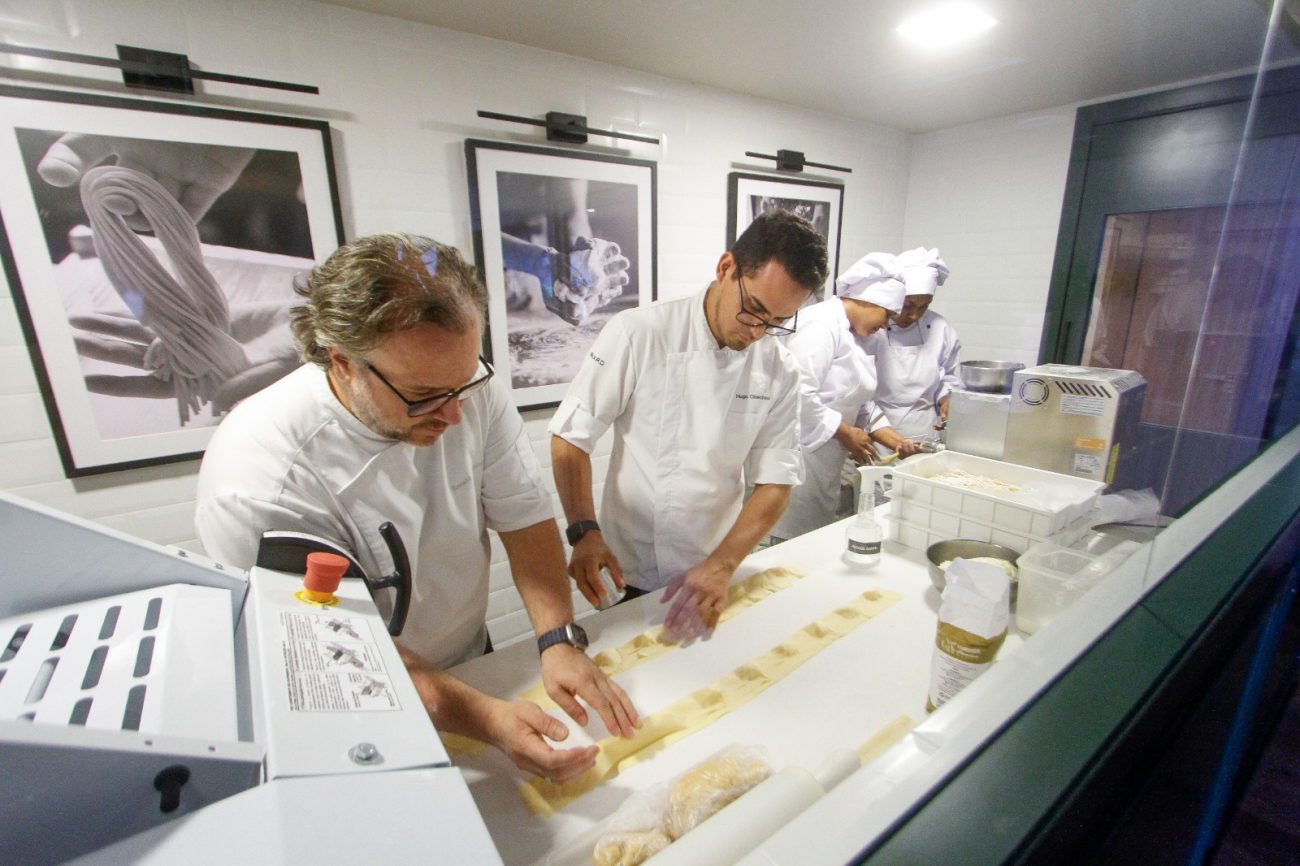 Fedele alle tradizioni della cucina italiana, Devito si distingue a Florianopolis offrendo un'innovazione esclusiva: la produzione di pasta artigianale al 100% - Leo Munhos/NT