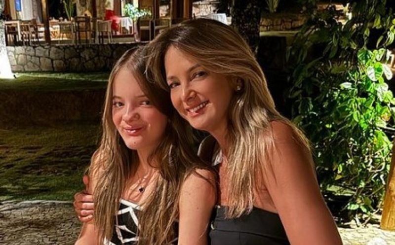 Apresentadora Ticiane Pinheiro ao lado da filha influenciadora Rafa Justus